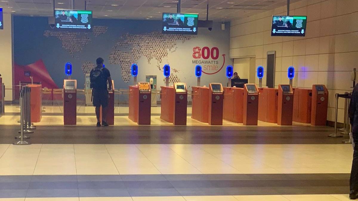 Singapore revises charging policy for COVID-19 treatment for travellers