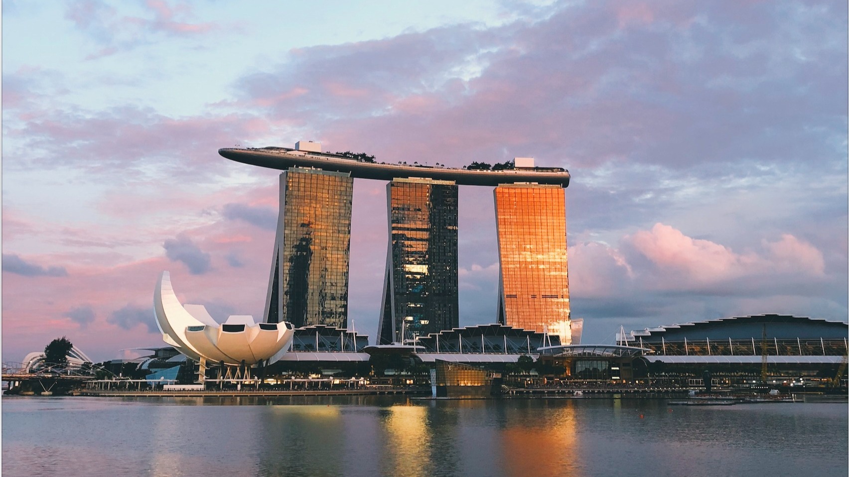 Singapore’s economy contracted 7% in 3rd quarter of 2020