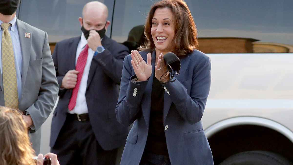 Kamala Harris suspends campaign travel after two staffers test positive for COVID-19