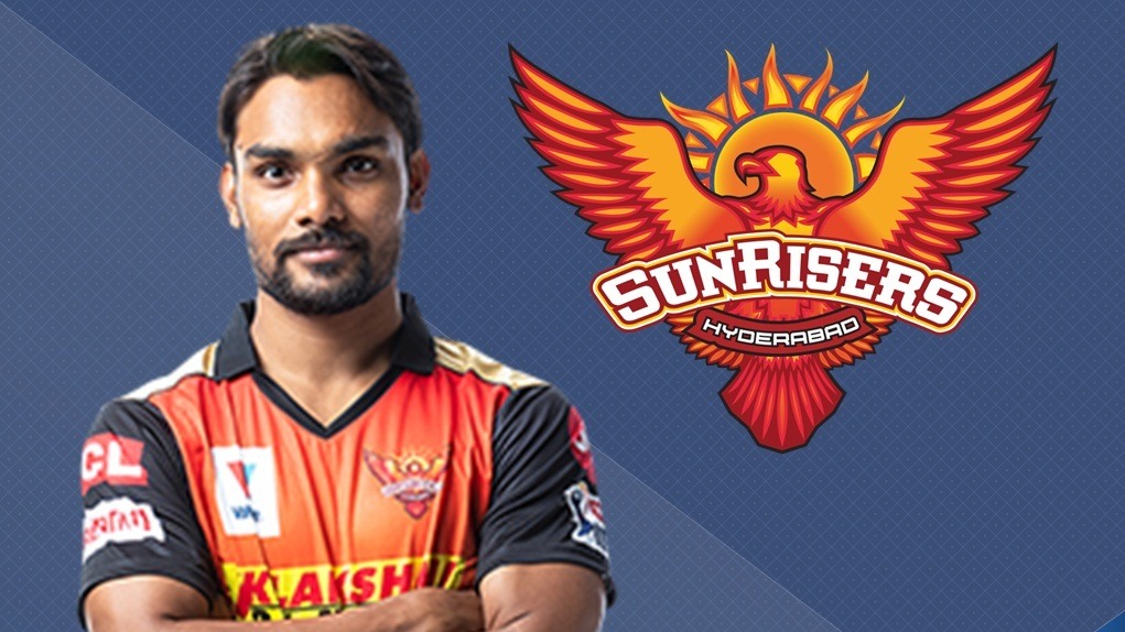 Sunrisers Hyderabad keep playoff hopes alive with win against Royal Challengers Bangalore