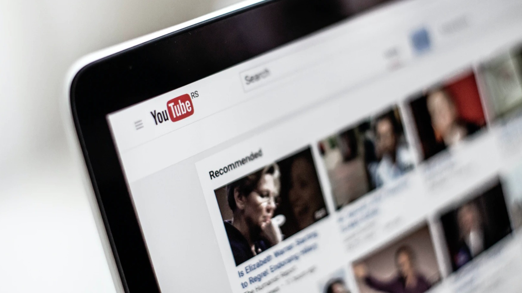 Lee Hsien Loong’s address on COVID-19 tops YouTube trending list in Singapore