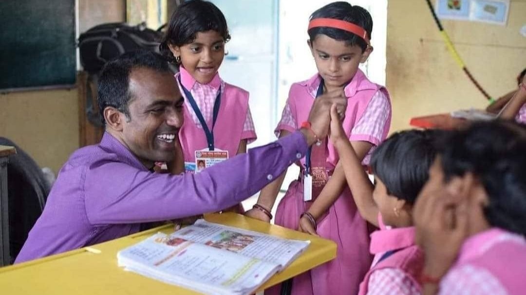 Indian teacher wins million-dollar global teacher prize; opts to split half with other finalists