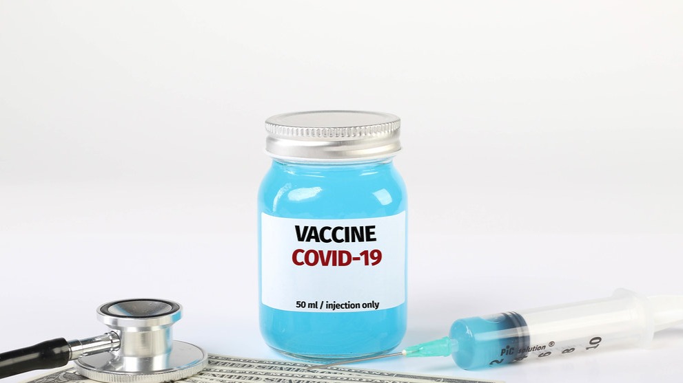 Indian-origin doctors in US take COVID-19 vaccine in public to encourage others