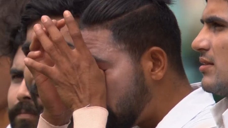 Mohammed Siraj becomes emotional during national anthem ahead of 3rd India-Australia Test