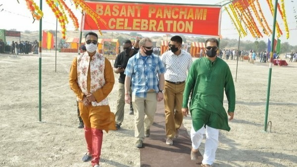 During defense exercises, Indian, US soldiers celebrate Basant Panchami