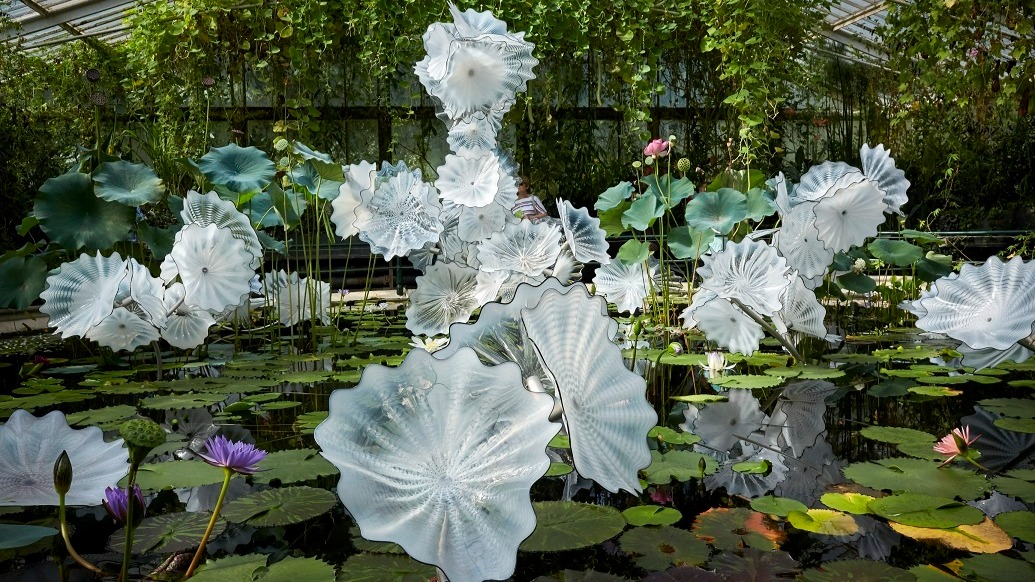 Grand exhibition by American artist Dale Chihuly awaits Singaporeans with over 100 artworks at Gardens by the Bay