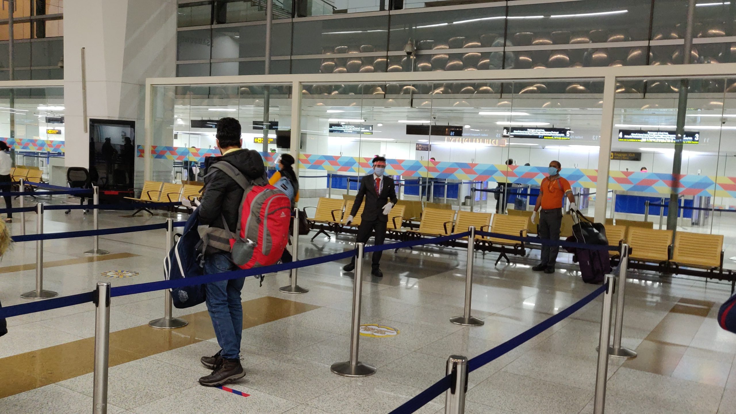 Singapore citizens, PRs require negative COVID test to return home