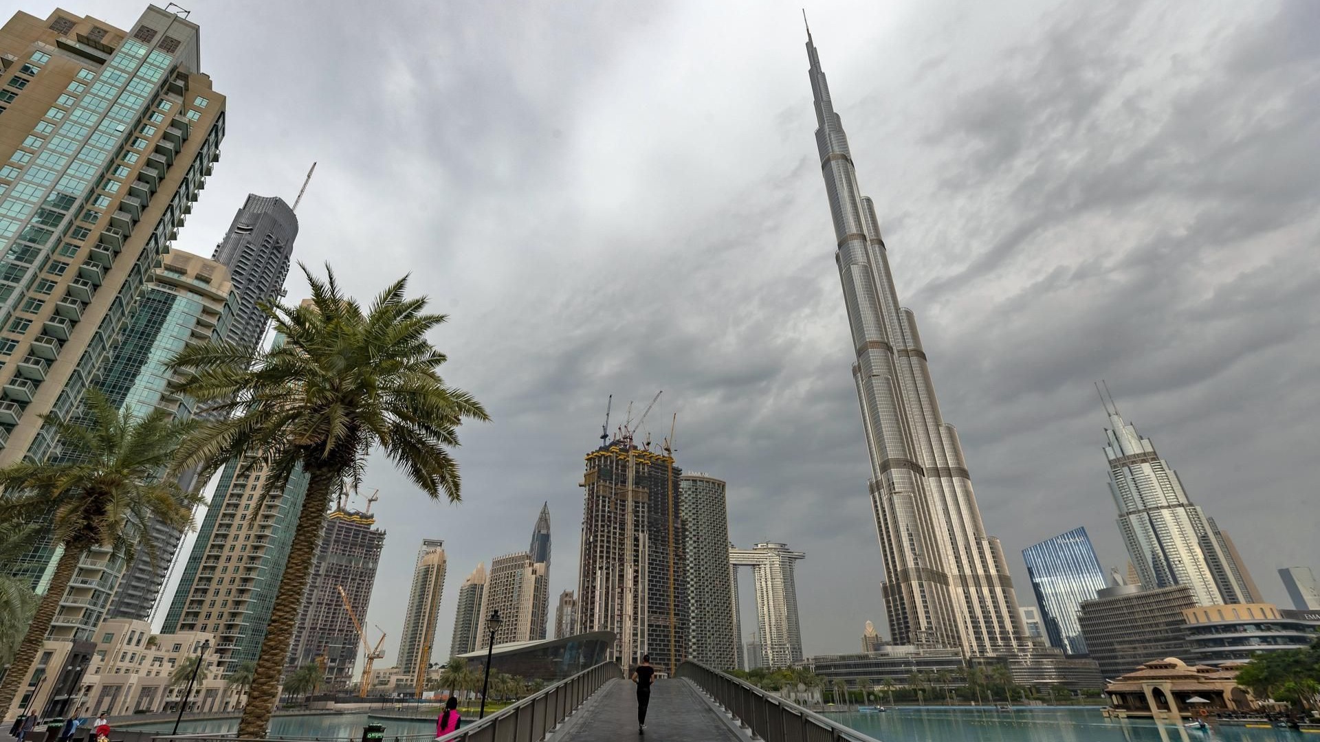 Heavy rain lashes central and eastern UAE