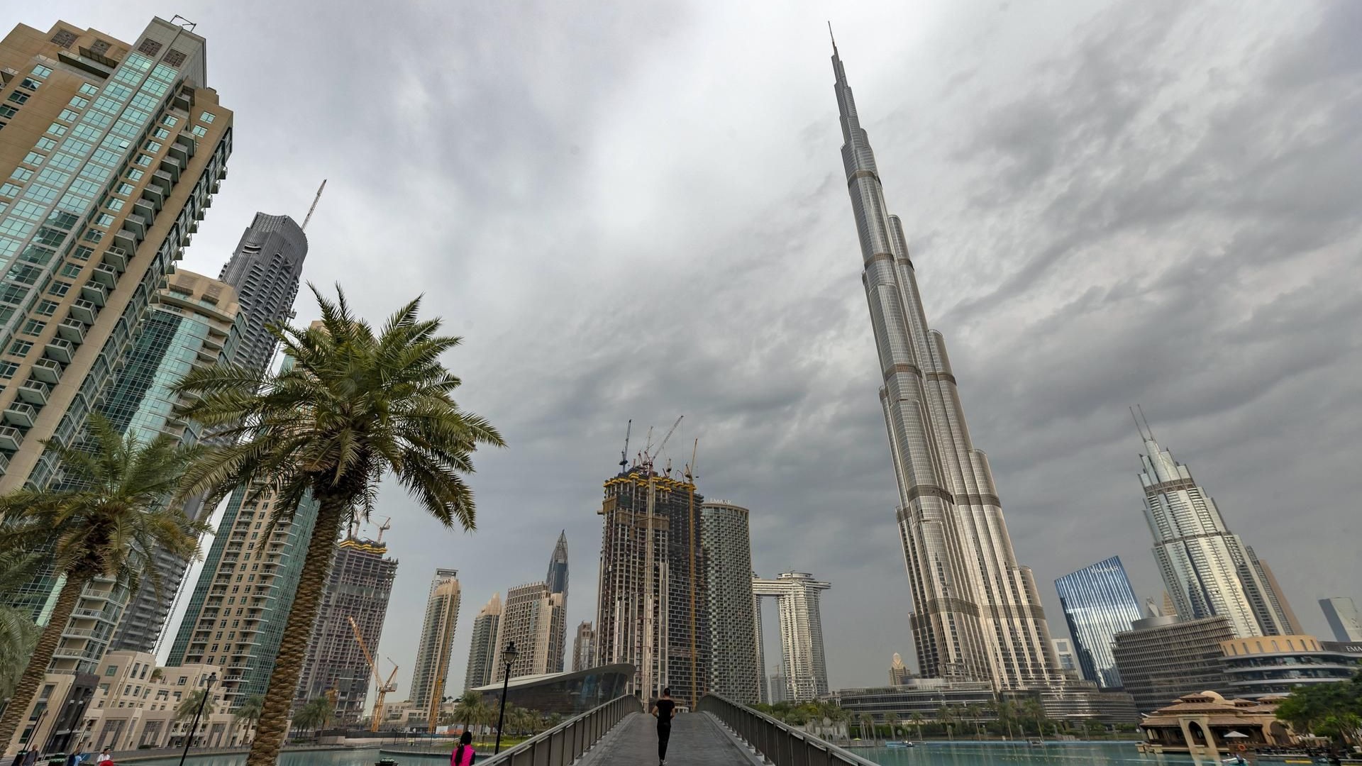UAE clocks 1,529 fresh COVID cases, two fatalities; carriers extend flight suspensions from Asian, African countries