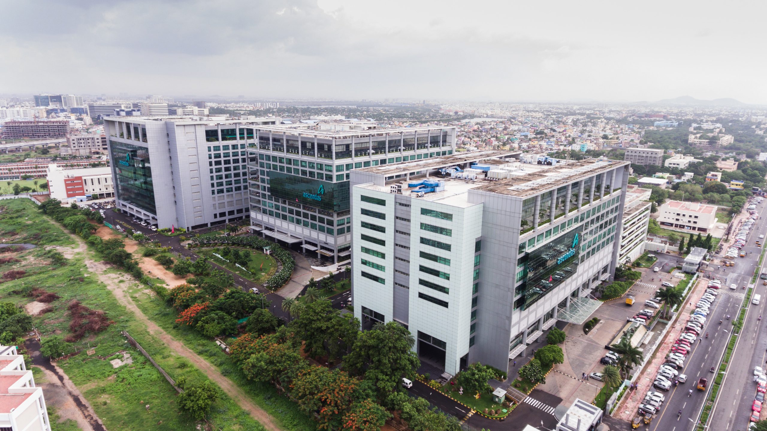 Tamil Nadu emerging as IT hub; signs MoUs with Singapore tech firms