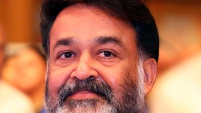 Indian actor Mohanlal visits UAE nurses, COVID frontline workers