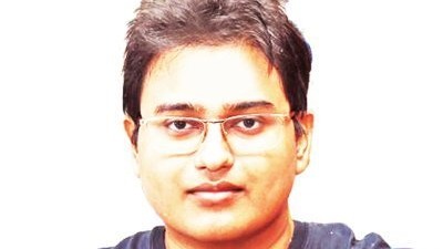 UAE: Indian expat who sent application from his hospital bed awarded USD 500,000 scholarship