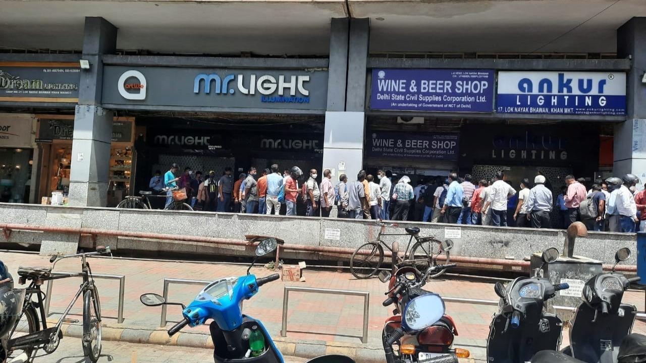 Delhi liquor vendors move high court over government order to drop booze discounts to curb rush
