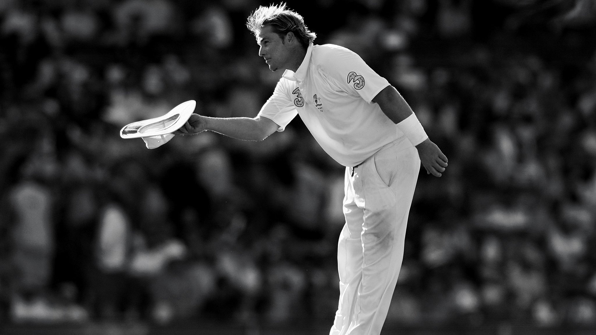 Australian cricket legend Shane Warne dead at 52