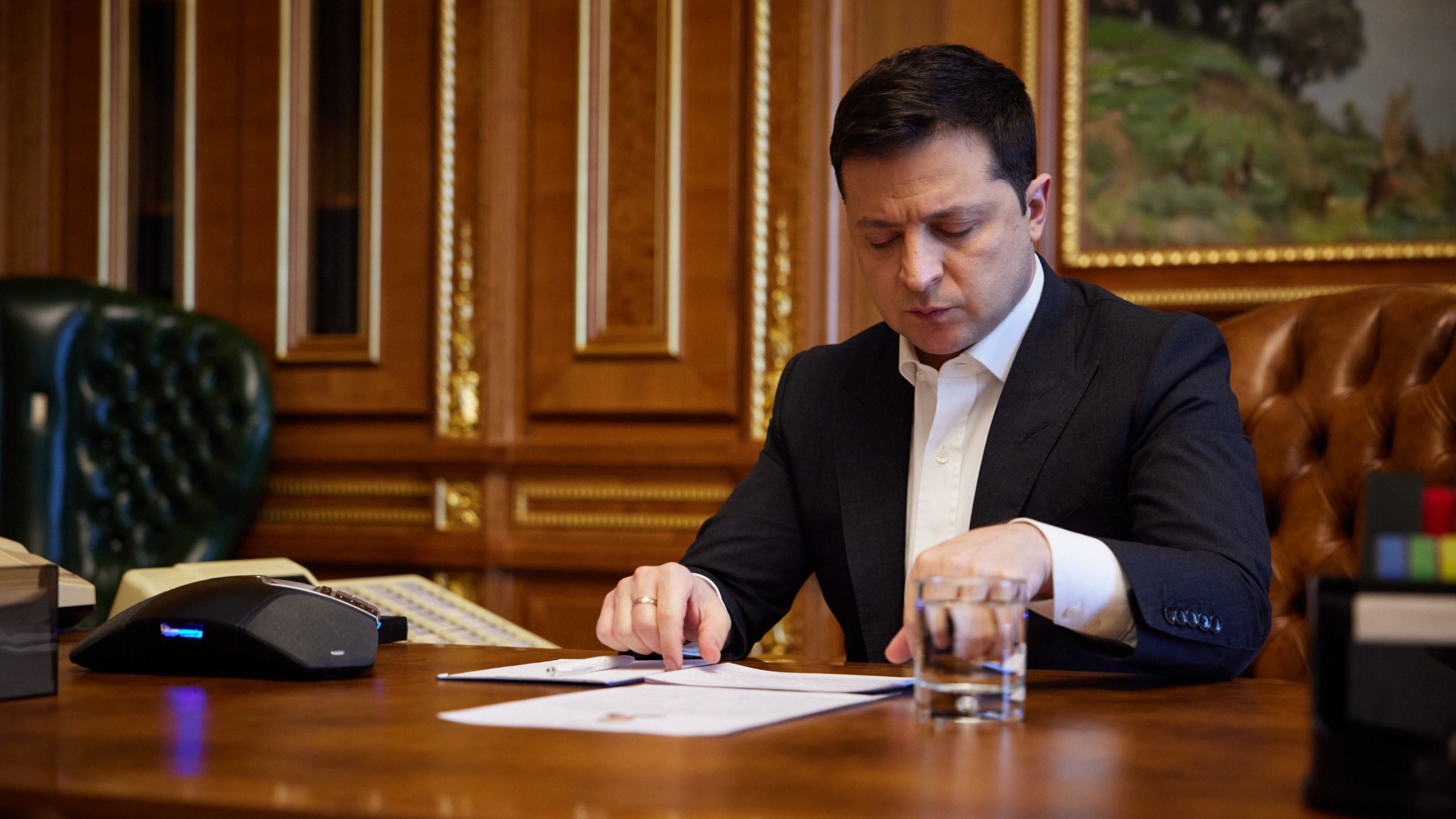 Ukraine calls for NATO aid in call with US senators