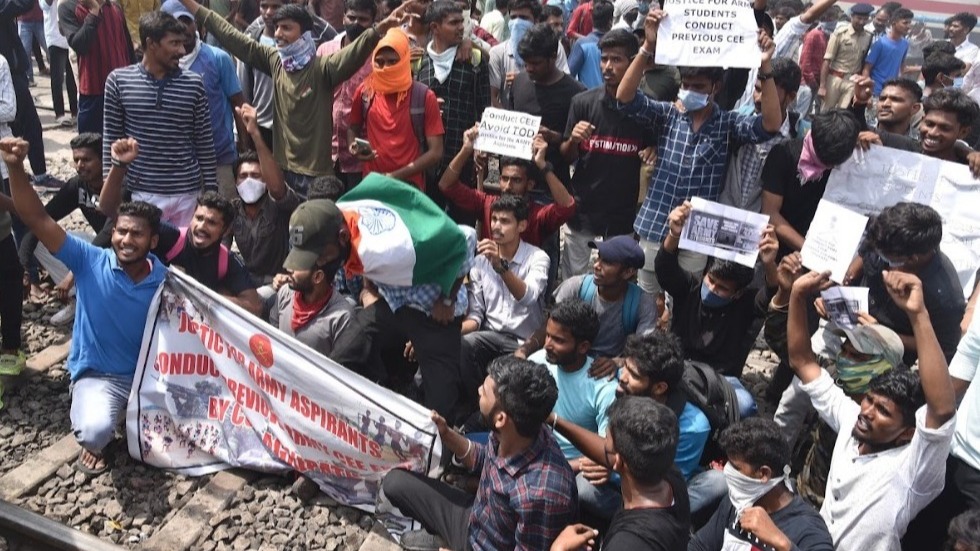 BJP, Defence officials rally in Agnipath’s support; Congress calls it ‘job insecurity’
