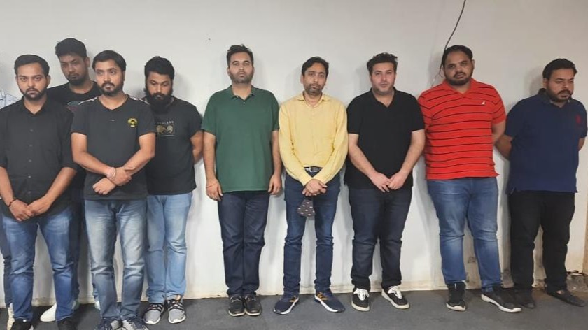 Cops bust fake call centre which cheated foreigners of INR 170 crore