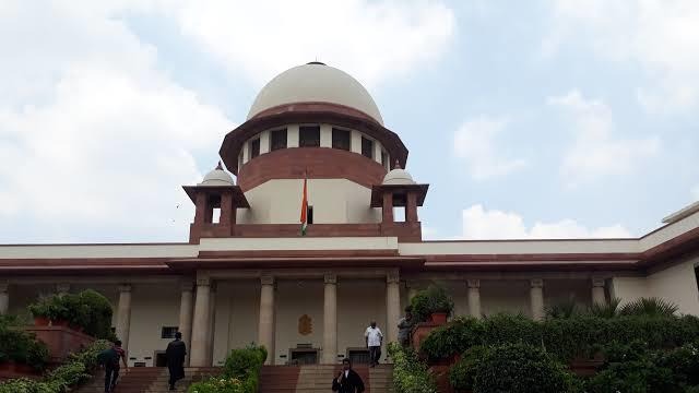 Supreme Court asks lawyers to close hijab row