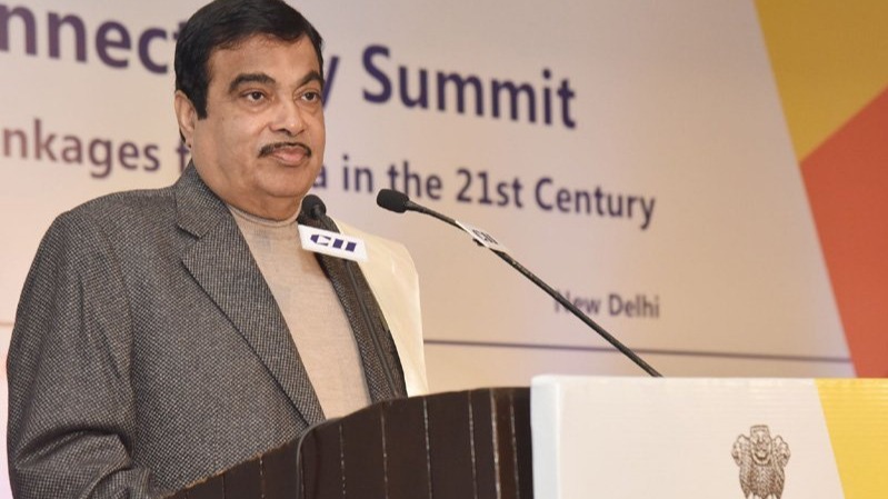 Gadkari announces plans for road from Nariman Point to Delhi
