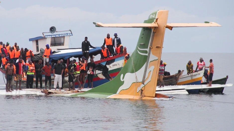 Tanzanian flight crashes in Bukoba, 19 dead