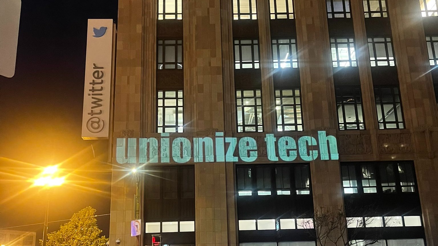 Havoc at Twitter deepens after top exec exit