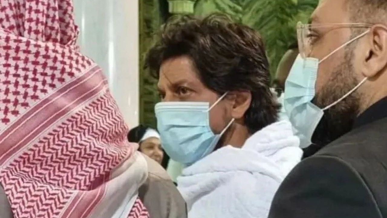 Shah Rukh Khan performs Umrah post Saudi Arabia shoot