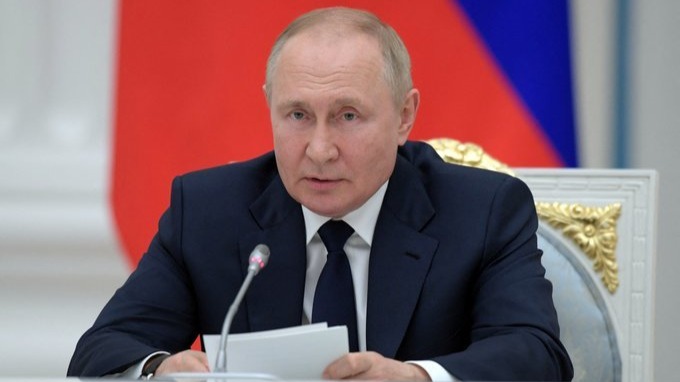 Ukraine denies it tried to assassinate Putin; 2 drones shot down over Kremlin