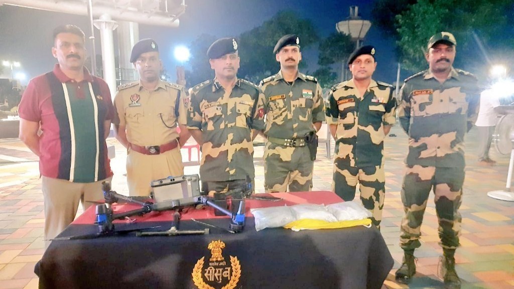 BSF seizes 5.5 kg of drugs dropped across the Pakistan border by drone