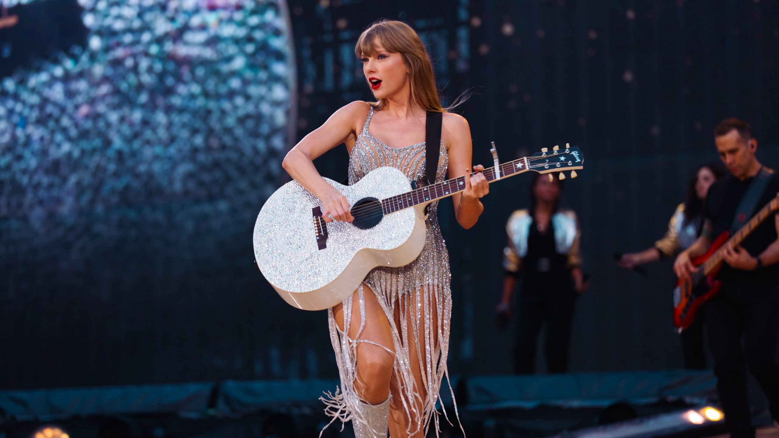 Taylor Swift first woman artist to have four albums in US Top 10 at the same time
