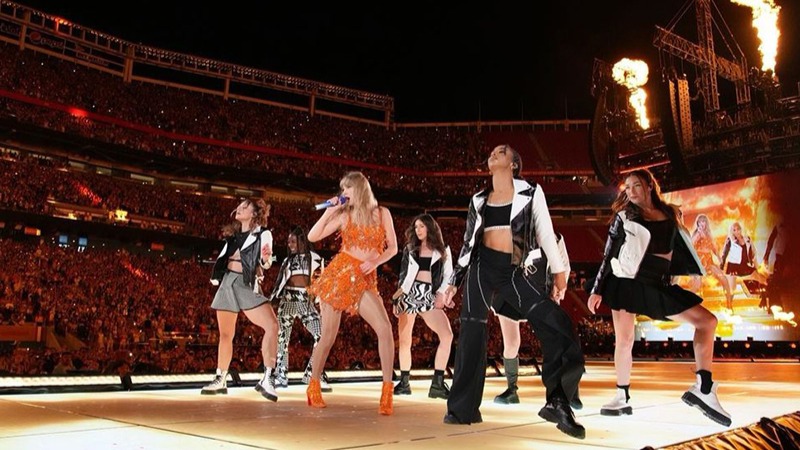 Taylor Swift gifts $100,000 bonuses to Eras Tour truck drivers: Reports