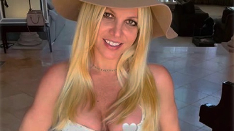 Pop diva Britney Spears is getting close with ‘criminal’ former staff member amid Sam Asghari divorce