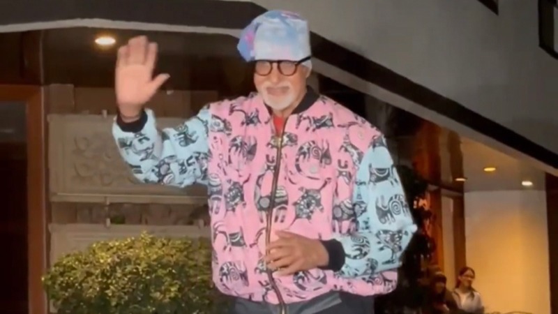Amitabh Bachchan: Acting legend greets fans, well-wishers outside Jalsa on 81st birthday
