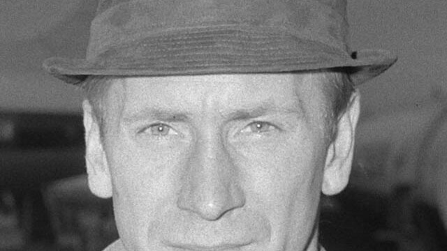 Bobby Charlton: English World Cup-winning football legend dies at 86