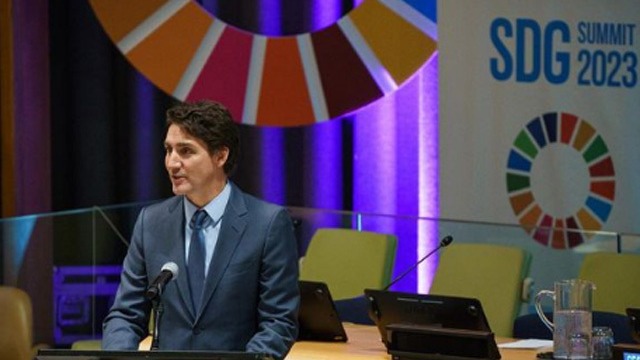 “Shocking and saddening”: Canadian PM Justin Trudeau left heartbroken by school friend Matthew Perry’s untimely demise