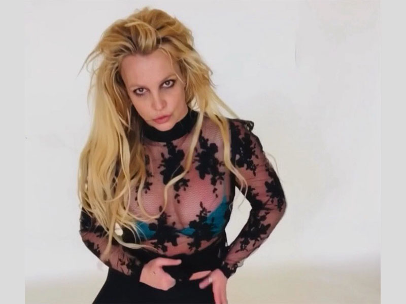 Britney Spears enjoys 42nd birthday bash with mom Lynne and brother Bryan