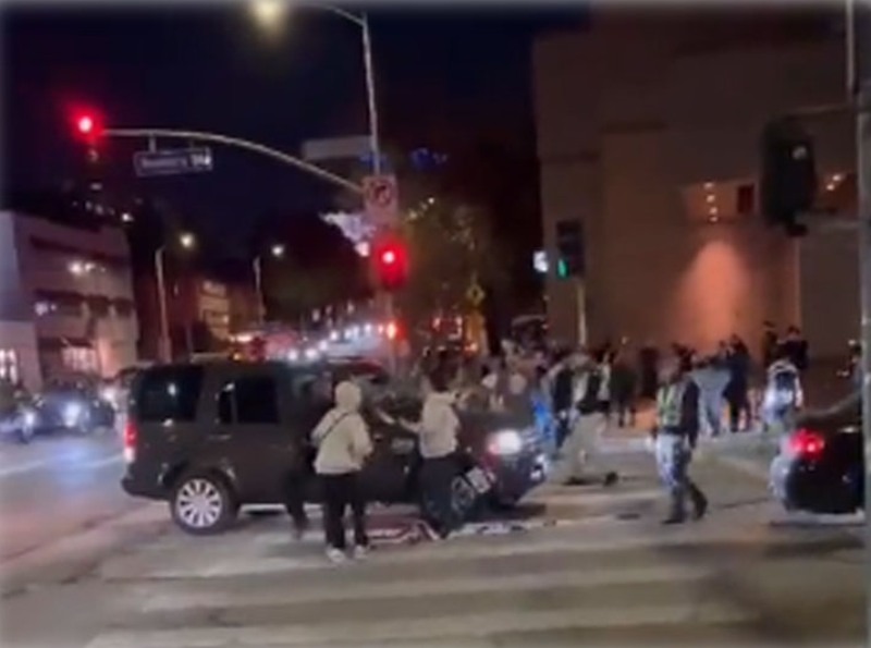 US: Fights break out between Israel and Palestinian supporters outside Gal Gadot’s Hamas attack film screening