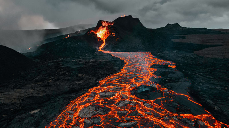 Iceland: Government declares state of emergency as nearly 800 earthquakes strike nation within 14 hours