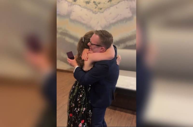 VIRAL: Man with Down syndrome surprises girlfriend with marriage proposal in North Carolina