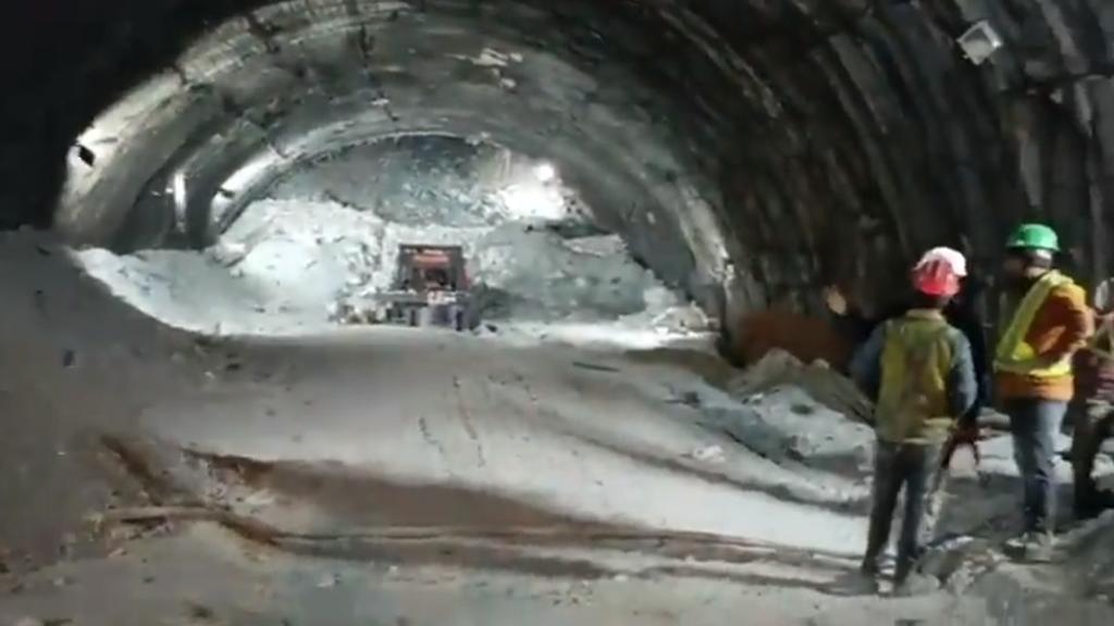 Uttarkashi tunnel collapse: Vertical hole, new road planned to reach trapped workers
