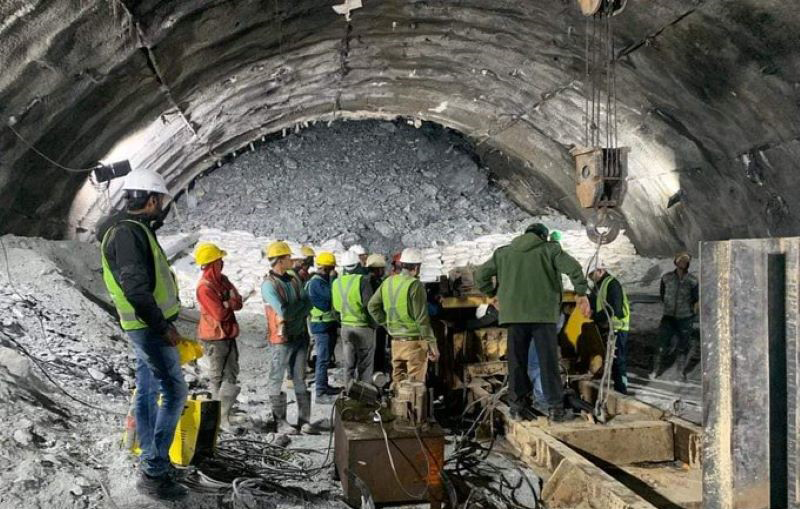 Uttarakhand tunnel collapse: 32 metres drilled through debris to reach trapped workers