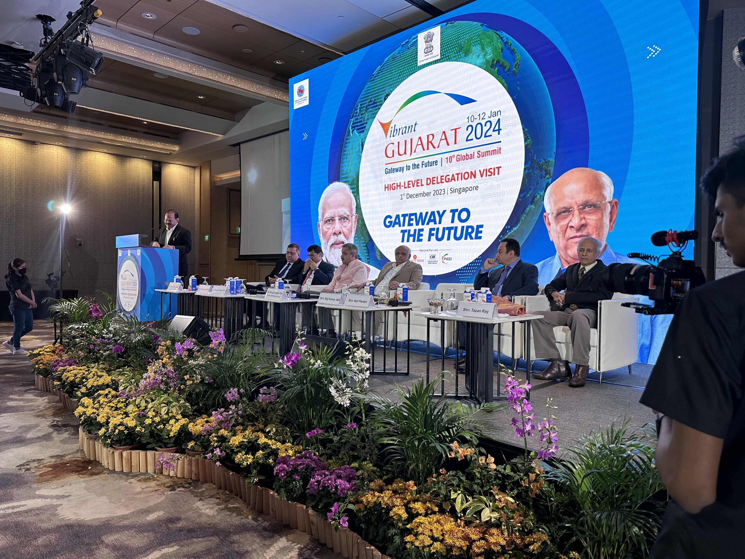 Gujarat Chief Minister lauds Minister Mentor Lee Kuan Yew as a nation-builder, and invites Singapore businesses to Vibrant Gujarat 2024