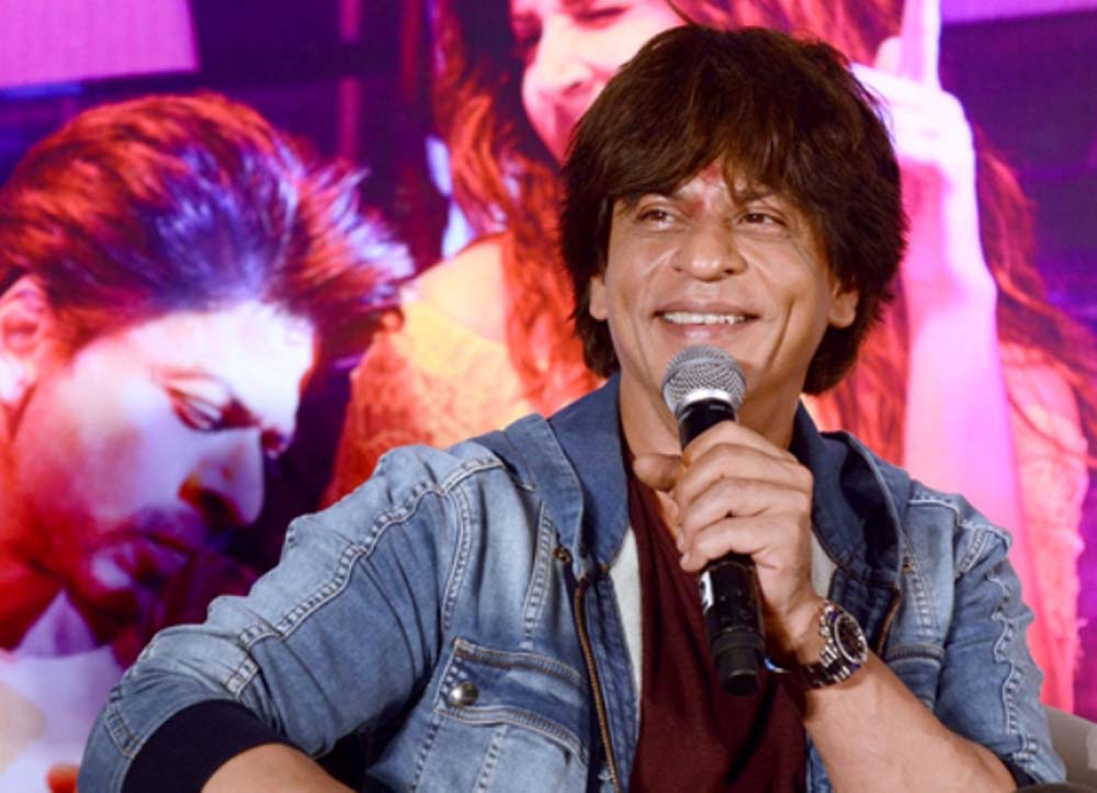I live in a dream of your love: Shah Rukh Khan joins fans in celebrating his midnight birthday bash at Mannat