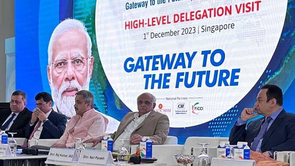 Gujarat Chief Minister lauds Minister Mentor Lee Kuan Yew as a nation-builder, and invites Singapore businesses to Vibrant Gujarat 2024