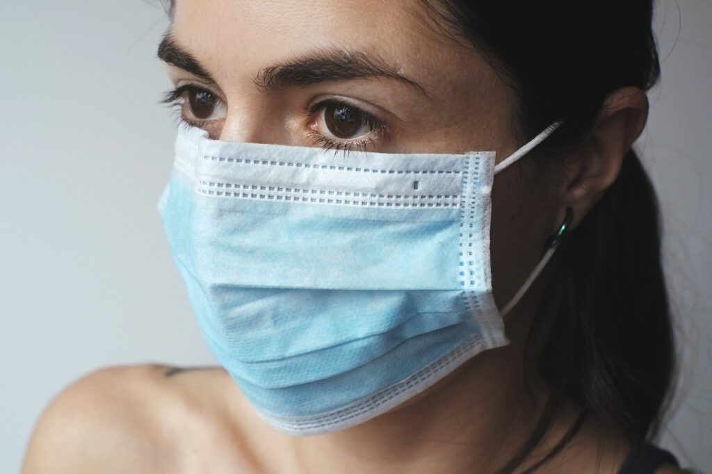 Surgical face mask