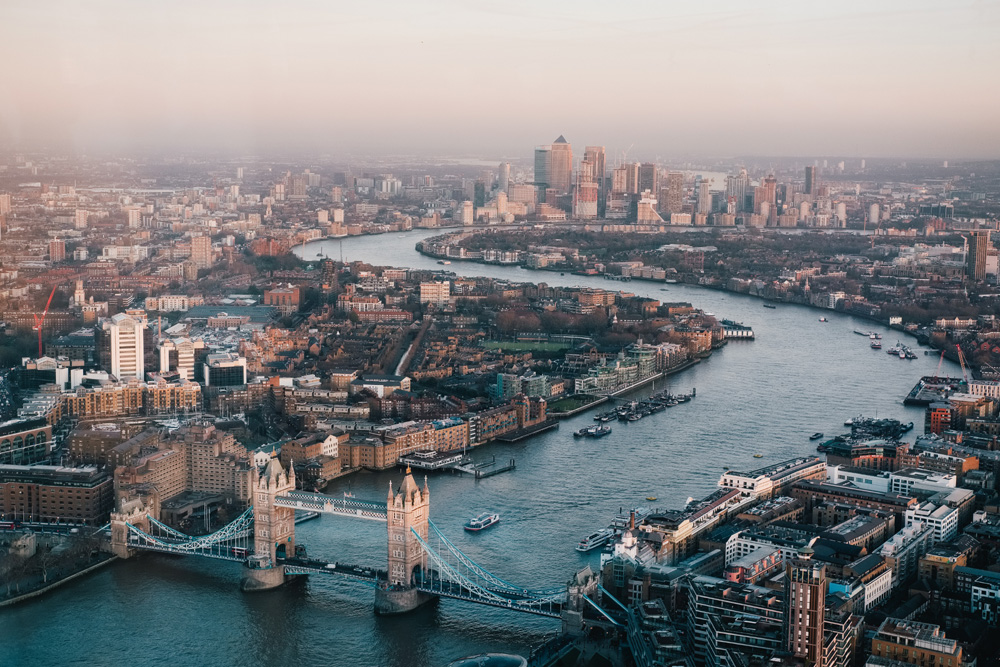 UK introduces tougher visa rule to cut migration