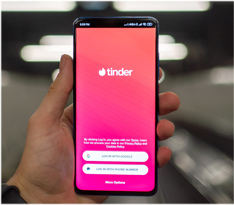 US woman sets Tinder date man on fire, faces charges