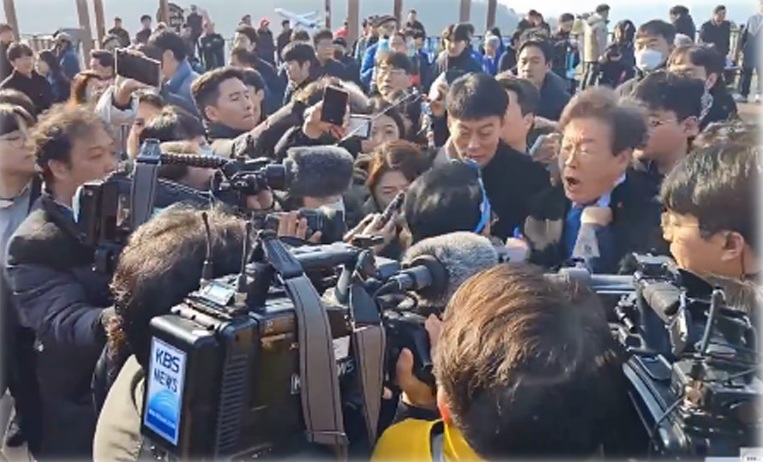 South Korean opposition leader Lee Jae-myung stabbed in Busan