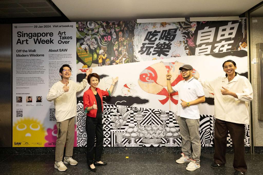 Minister Low Yen Ling from the Ministry of Culture, Community and Youth & Ministry of Trade and
Industry, with artists. Photo: Ministry of Culture, Community & Youth