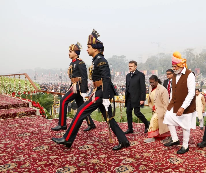 Prime Minister Modi welcomes President of India Droupadi Murmu and French President Emmanuel Macron at Kartavya Path.