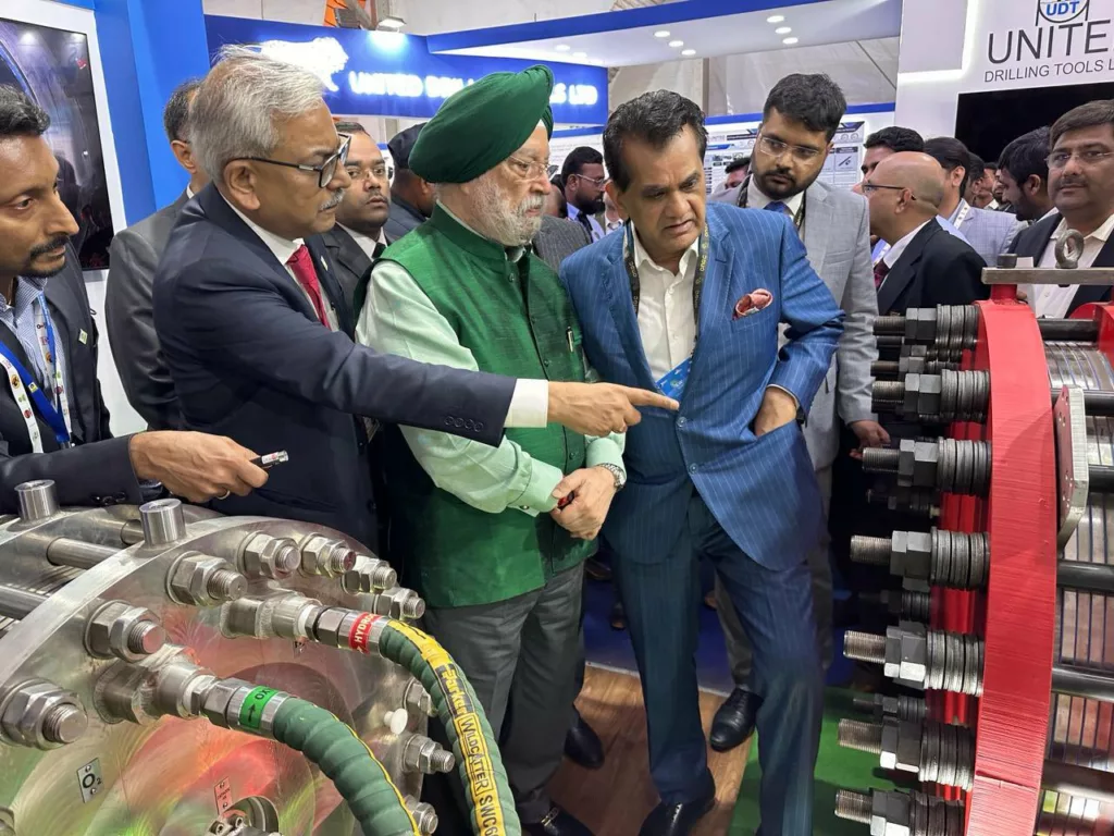 Hardeep Singh Puri and Amitabh Kant at India Energy Week 2024